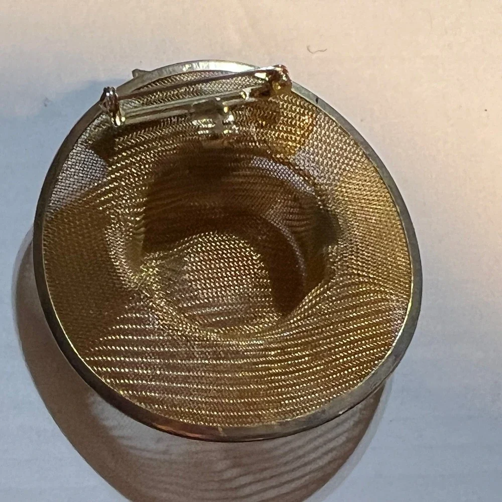 Brooch Gold Mesh Sun Hat Rose Leaf Vintage Style Pin